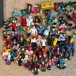 Lot of Roblox Figures